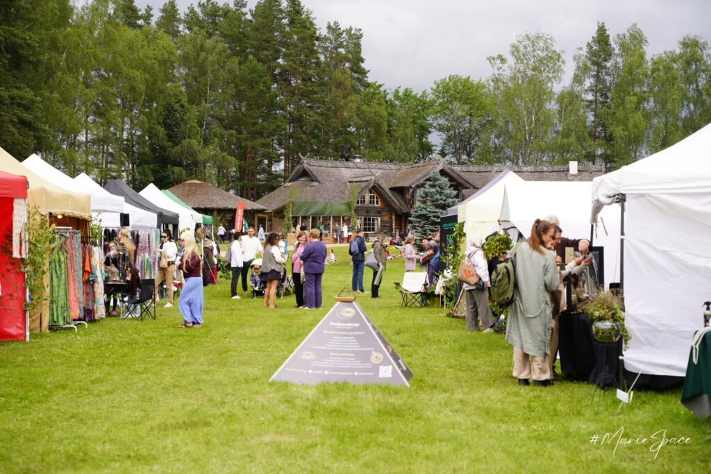 festivāla tirdziņš