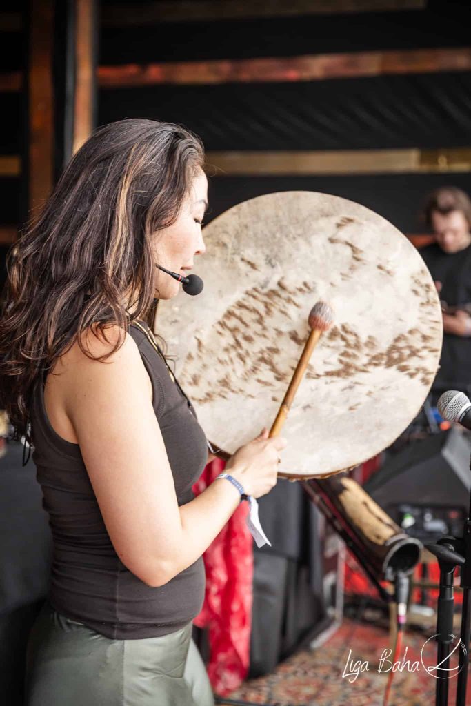 premal madina ievada šamaniskā ceļojumā