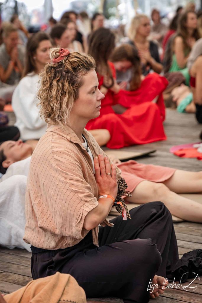 moment of silence at butiba festival