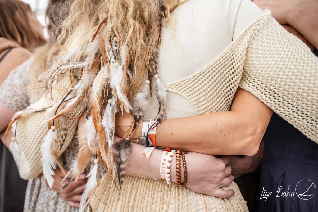 hug after workshop at festival butiba