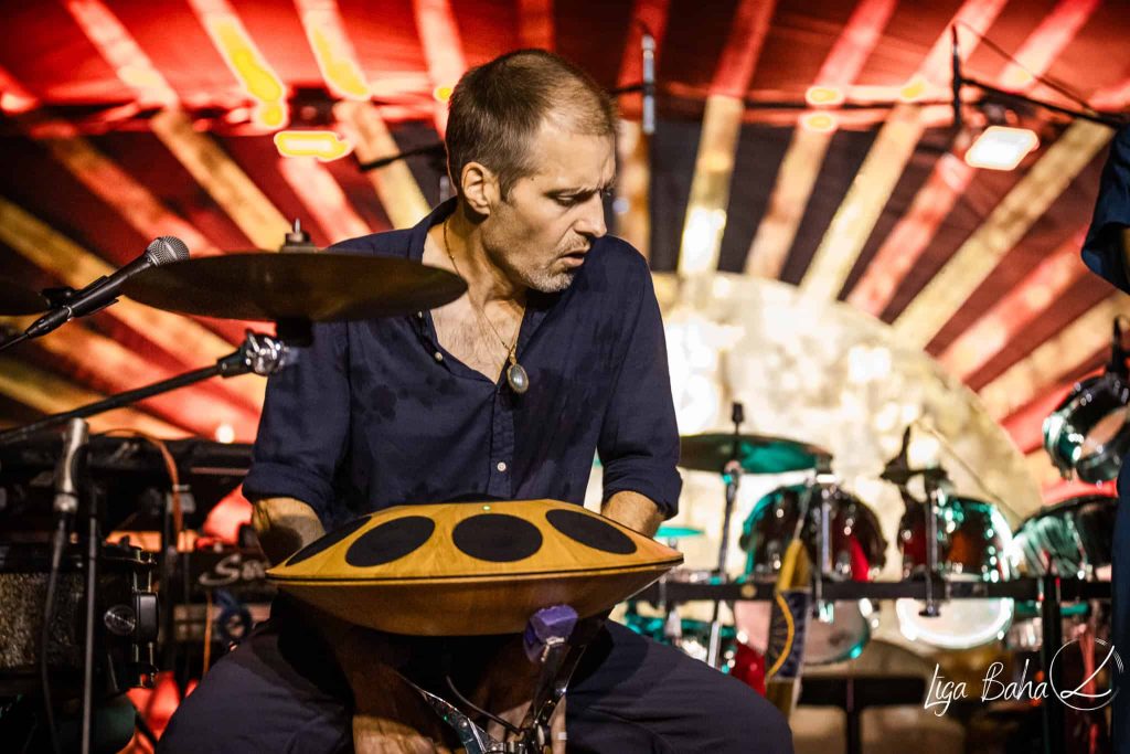 jeremy nattagh on hang at butiba festival