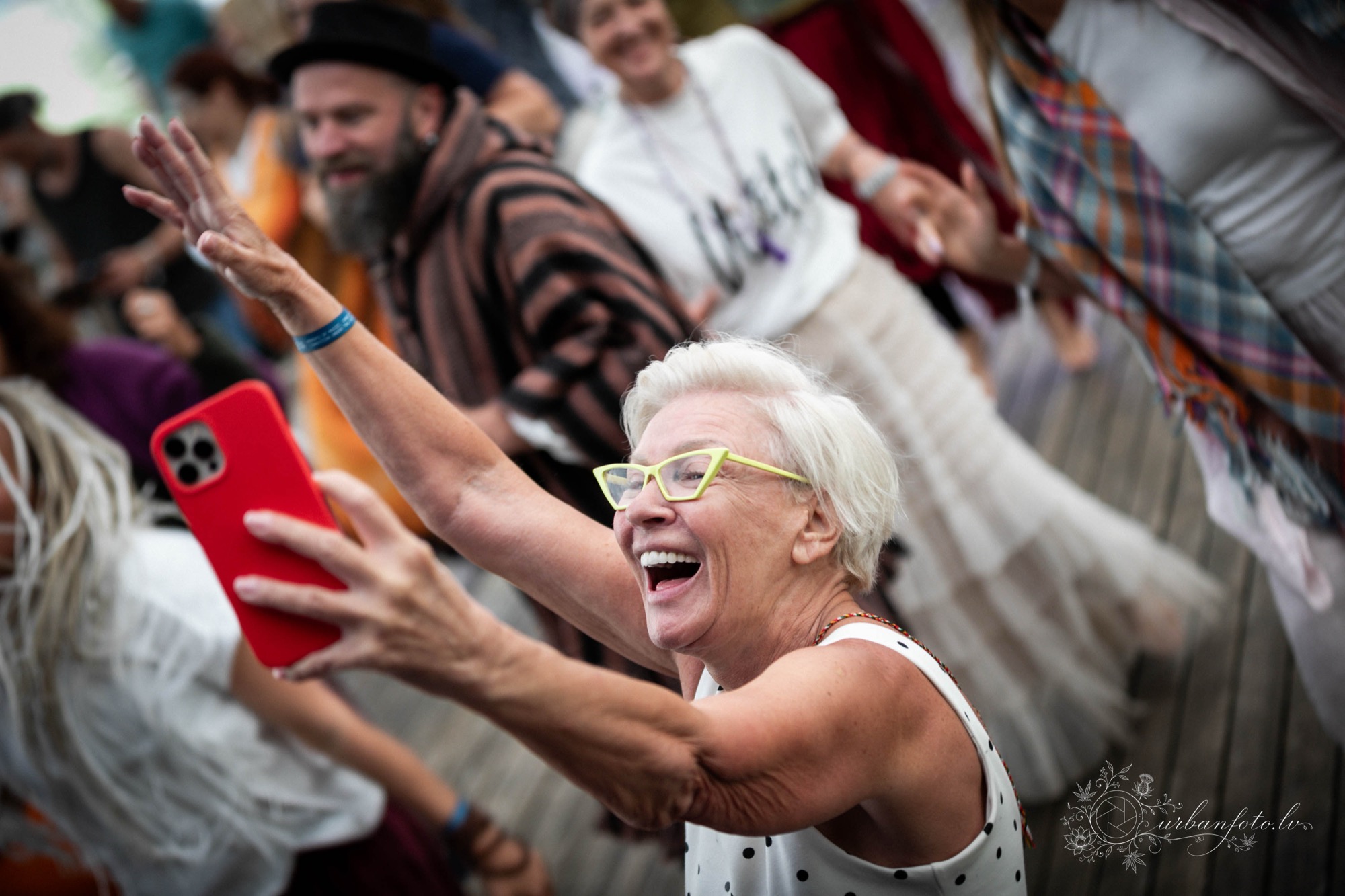 Žanna Dubska ļaujas dejas priekam BŪTĪBA Festival 2026 — smaidi, brīvība un mūzikas ritms, kas liek kustēties!
